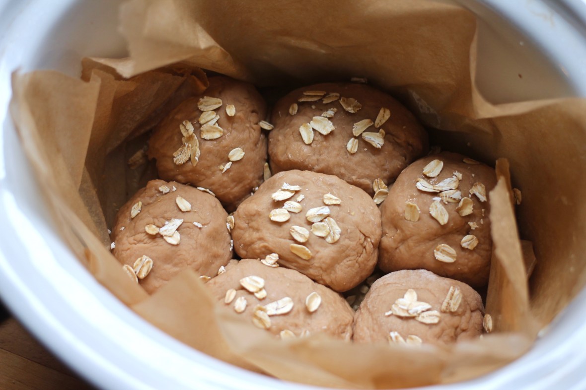 slow cooker brown bread rolls